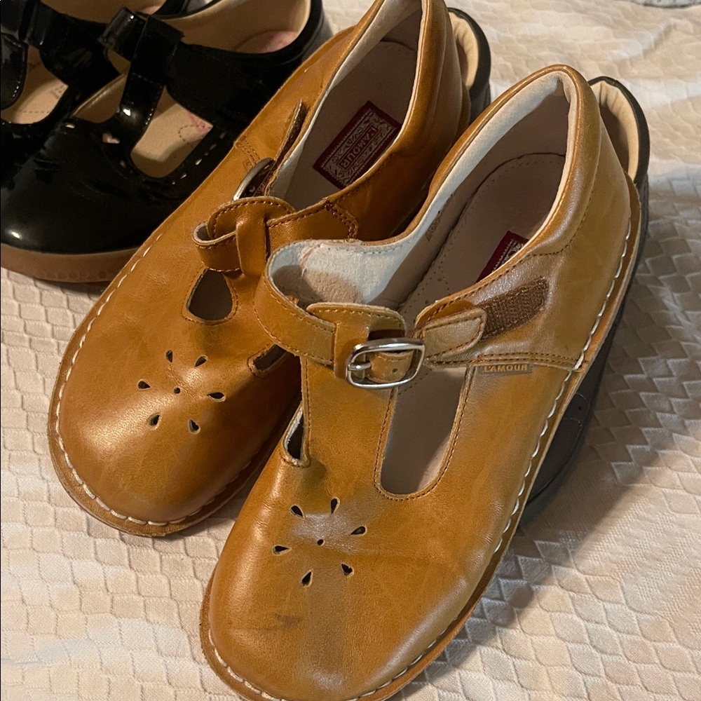 Lamont girls youth Tan Leather T-Strap with Buckle